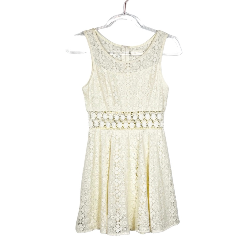 Floral Lace‎ Cutout Fit and Flare Ivory Dress Medium
